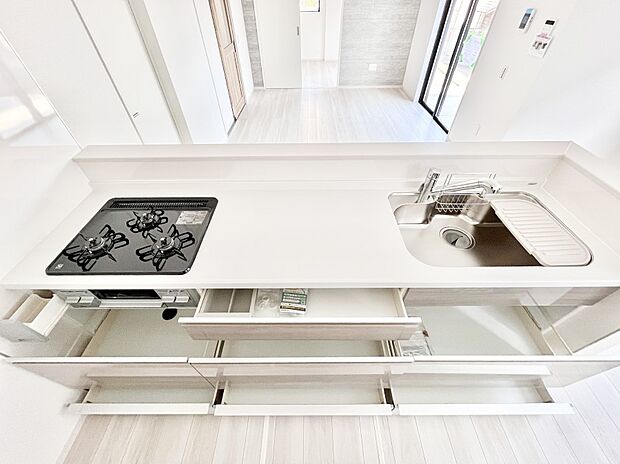 使いやすさを優先したスライド式収納タイプ!