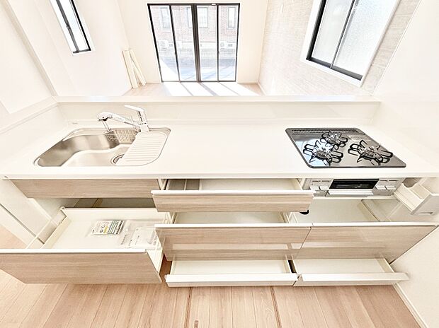 使いやすさを優先したスライド式収納タイプ!