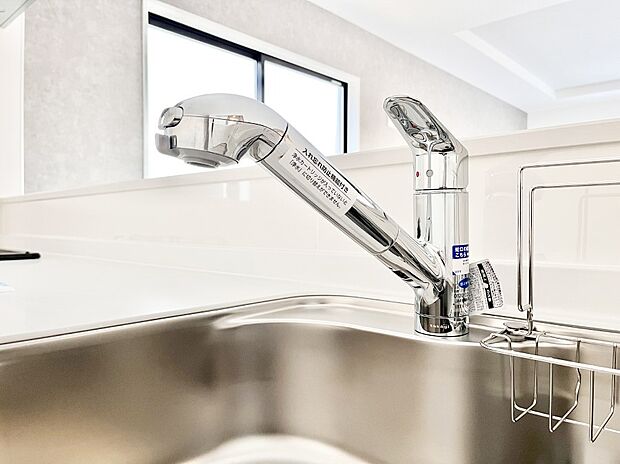 いつでも清潔なおいしいお水を。一つの水栓で水道水と浄水を使い分け。