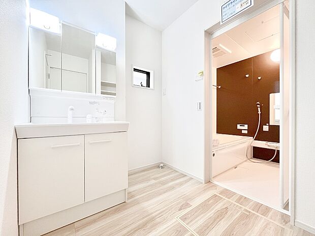 広々とゆとりのあるランドリースペース。