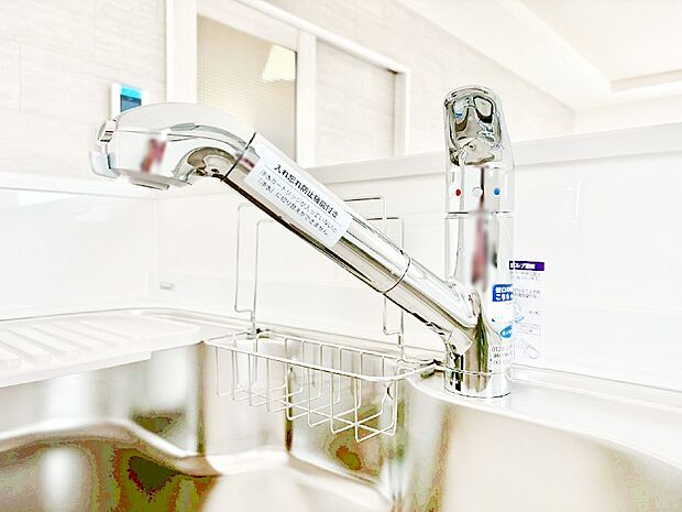 いつでも清潔なおいしいお水を。一つの水栓で水道水と浄水を使い分け。