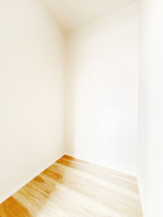 季節の衣類もスッキリ収納！大容量の収納力が魅力的なWIC付きです。