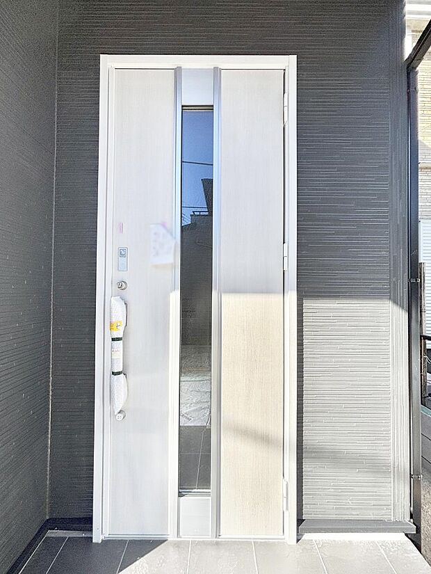 大切な家族、来客を出迎える玄関。