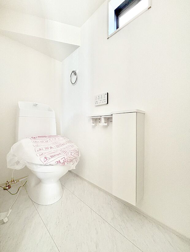 トイレは1階と2階それぞれに配置されていてとても便利です。 