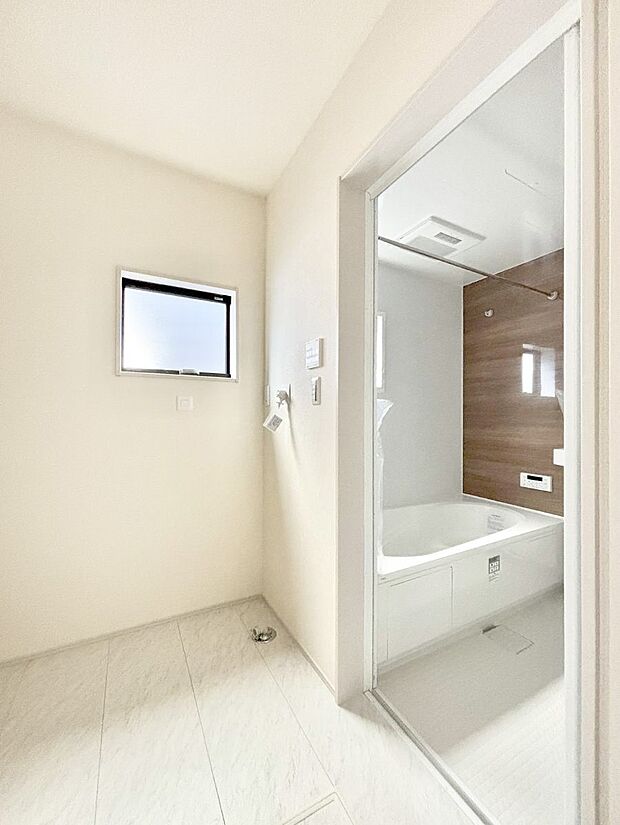 身支度もスムーズにおこなえる脱衣場