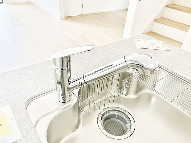 いつでも清潔なおいしいお水を。一つの水栓で水道水と浄水を使い分け。