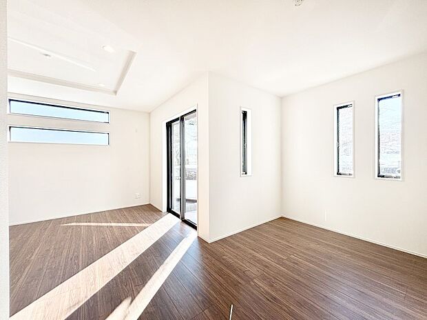 家族団らんの時間も増えそうなくつろぎのリビングダイニング。   