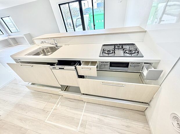 使いやすさを優先したスライド式収納タイプ!