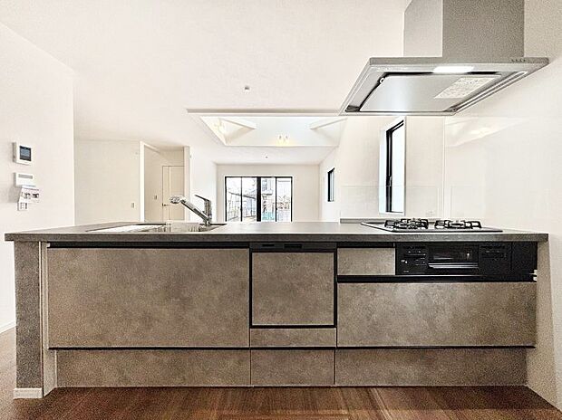 毎日使うキッチンだから、使いやすさ&お手入れのしやすさにこだわりました。