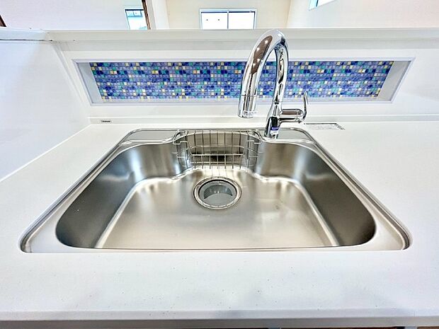 いつでも清潔なおいしいお水を。一つの水栓で水道水と浄水を使い分け。