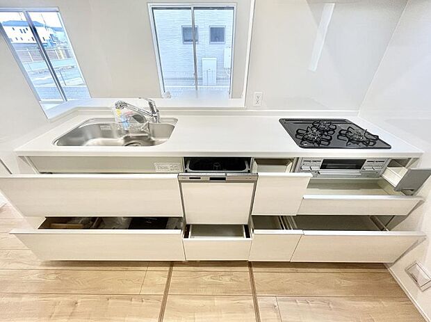 使いやすさを優先したスライド式収納タイプ!