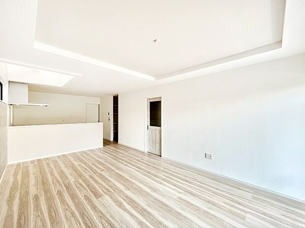 家族が自然と集まる憩いのスペースになりそうな広々LDK