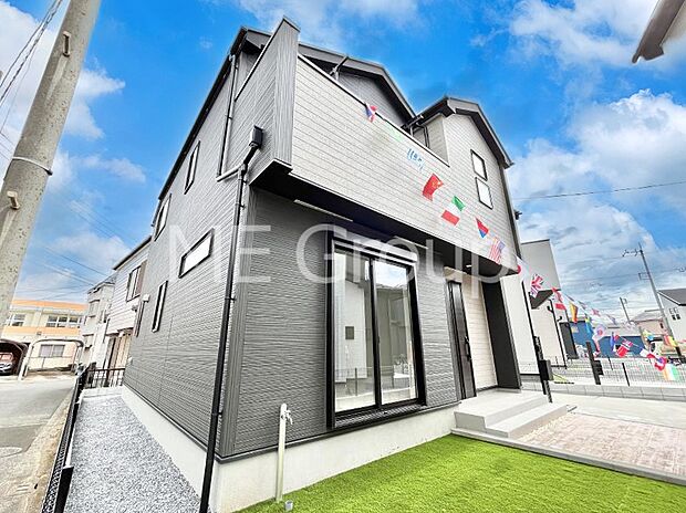 洗練された外観、上質な住空間が広がる室内は永く安心して過ごせる住居です。