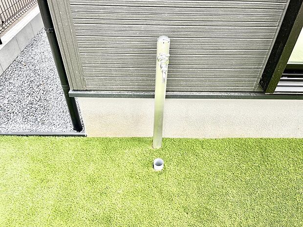 外水栓があると、庭のお手入れやちょっとした手洗い・洗車に便利です!