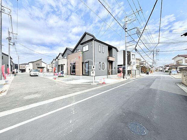 前面道路はきちんと整備されています