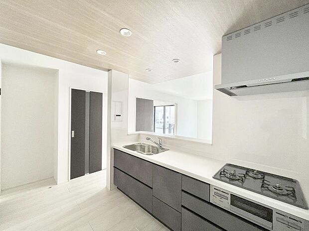 カウンター越しにお話しをしながら毎日のお料理をもっと楽しく