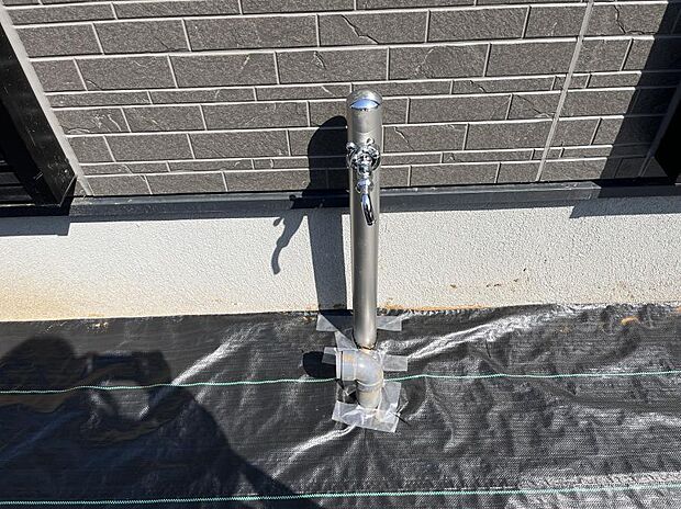 外水栓があると、庭のお手入れやちょっとした手洗い・洗車に便利です!