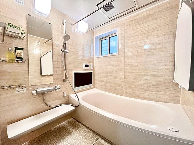 落ち着いた雰囲気でゆっくりお寛ぎいただけるバスルーム