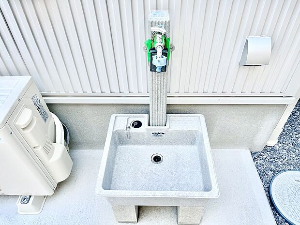 外水栓があると、庭のお手入れやちょっとした手洗い・洗車に便利です!