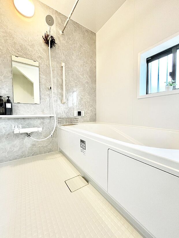 落ち着いた雰囲気でゆっくりお寛ぎいただけるバスルーム