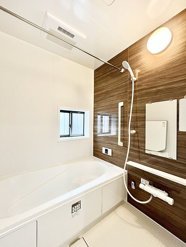 落ち着いた雰囲気でゆっくりお寛ぎいただけるバスルーム