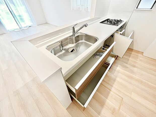 使いやすさを優先したスライド式収納タイプ!