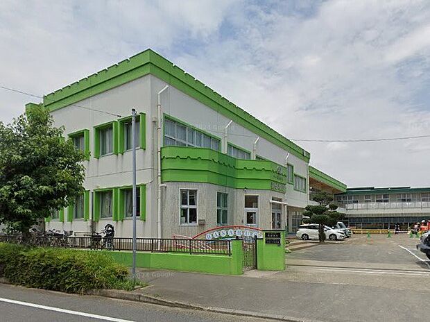 幼稚園・保育園 809m 英幼稚園