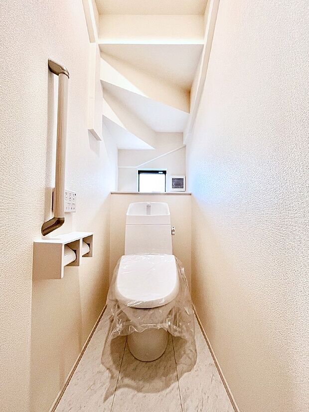 トイレは1階と2階それぞれに配置されていてとても便利です。 