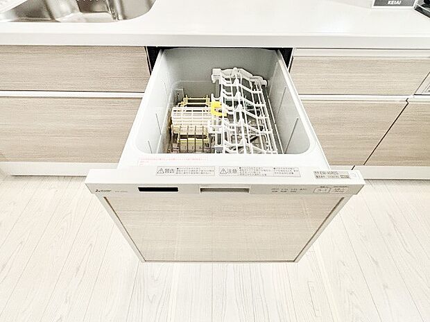 面倒なお片づけは食洗機にお任せ！家事の負担が減って、時間にも気持ちにもゆとりができます。