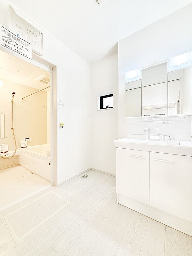 清潔感のある快適空間です。毎日の身支度も気持ち良くお使い頂けます！