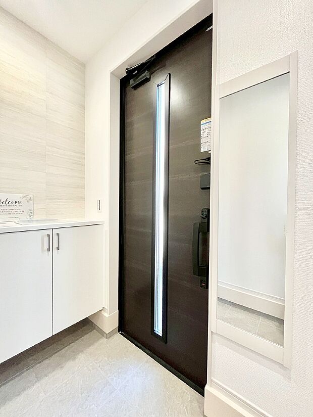 飾り棚を利用して、お越しいただくお客様をおもてなしできます。