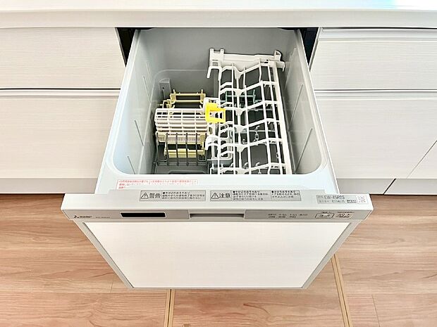 面倒なお片づけは食洗機にお任せ！家事の負担が減って、時間にも気持ちにもゆとりができます。