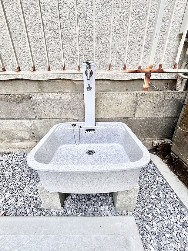 ガーデニングやお掃除に便利な外水栓  