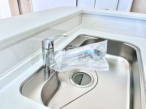 いつでも清潔なおいしいお水を。一つの水栓で水道水と浄水を使い分け。