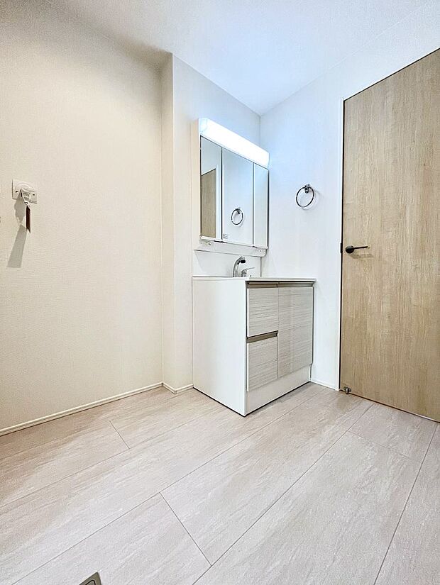 清潔感のある快適空間です。毎日の身支度も気持ち良くお使い頂けます。