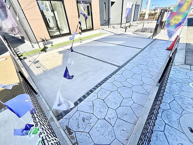 駐車2台可能!急なお客様の駐車に。また、ご家族の自転車スペースとしても大活躍。