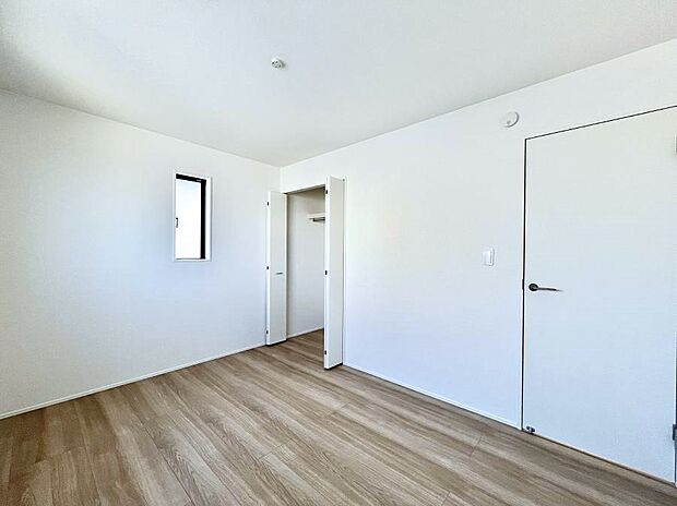 子供部屋にもおすすめな収納スペースたっぷりの居室