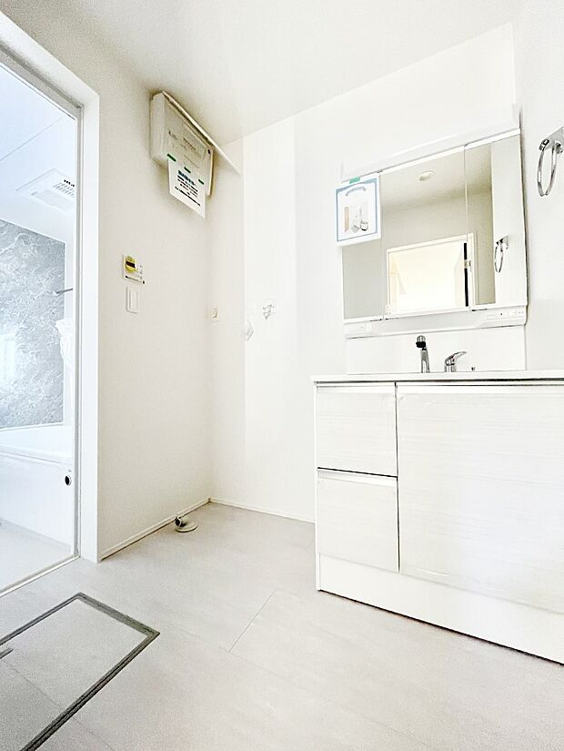 広々とゆとりのあるランドリースペース。  