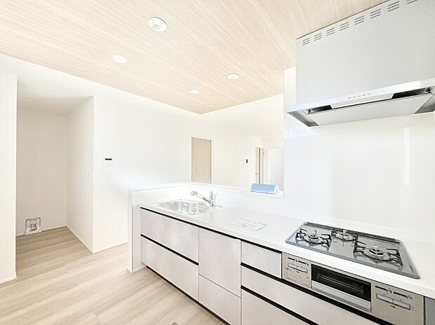 ゆとりあるキッチンではご家族と楽しくお料理ができます。