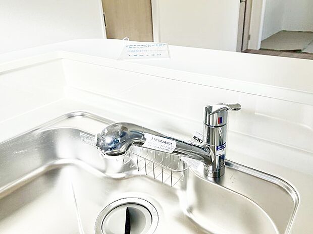 いつでも清潔なおいしいお水を。一つの水栓で水道水と浄水を使い分け。