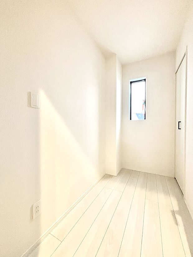 たっぷりの納戸スペースで快適に暮らせそう   