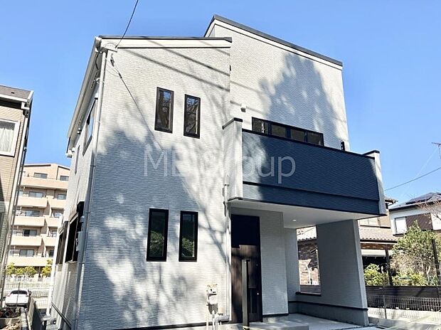 たっぷりの陽光と心地よい風が舞い込む住まい