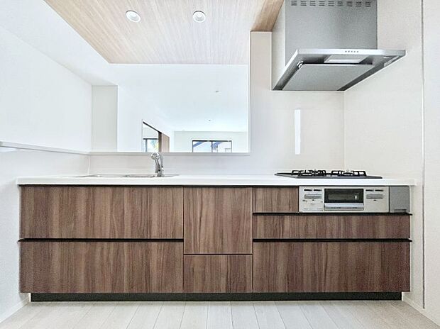 毎日使うキッチンだから、使いやすさ&お手入れのしやすさにこだわりました。