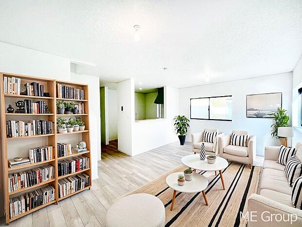 ご家族の賑やかな話し声で包まれる明るいリビング　※家具はCGです  