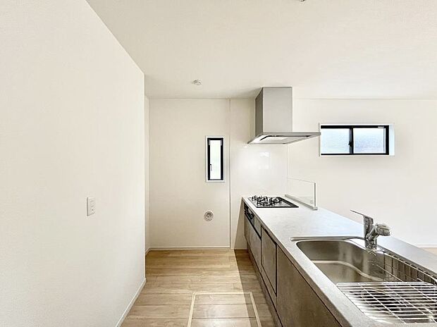 ゆとりあるキッチンではご家族と楽しくお料理ができます。