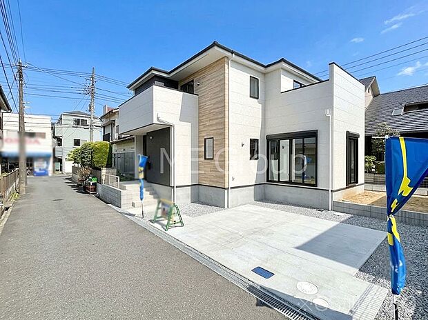 前面道路はきちんと整備されています