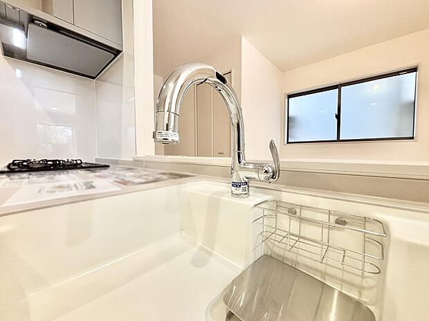 センサーに手をかざすだけで吐水/止水ができるタッチレス水栓