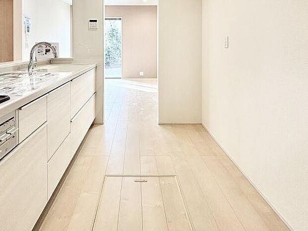 床下収納付き!日用品・非常用品の収納にも大活躍。