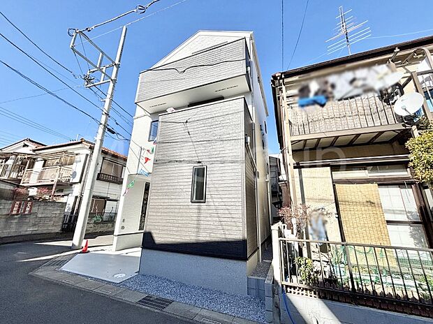 洗練された外観、上質な住空間が広がる室内は永く安心して過ごせる住居です。