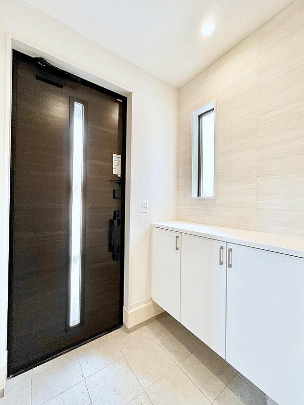 飾り棚を利用して、お越しいただくお客様をおもてなしできます。